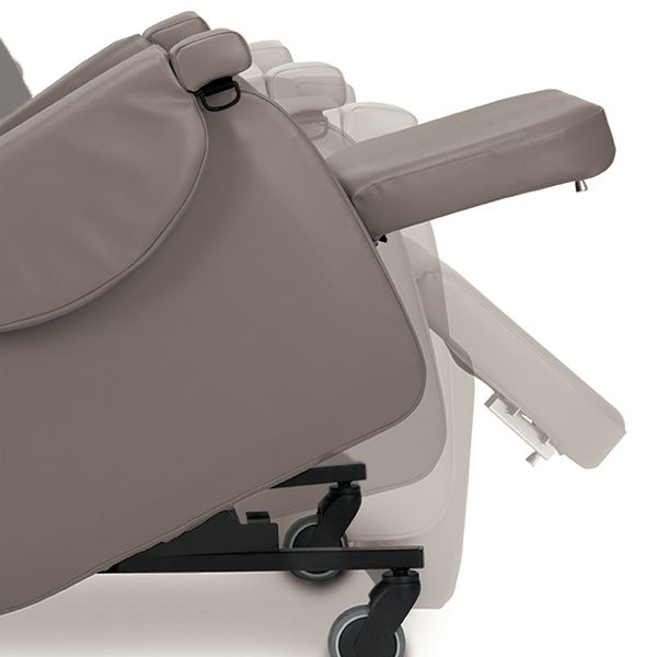 HydroTilt Features-3-Independent tilting leg and footrests.