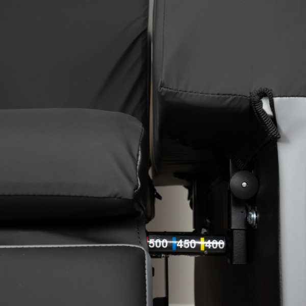 MultiAdjust Advance Features-8-Integral Seat Width Adjustment